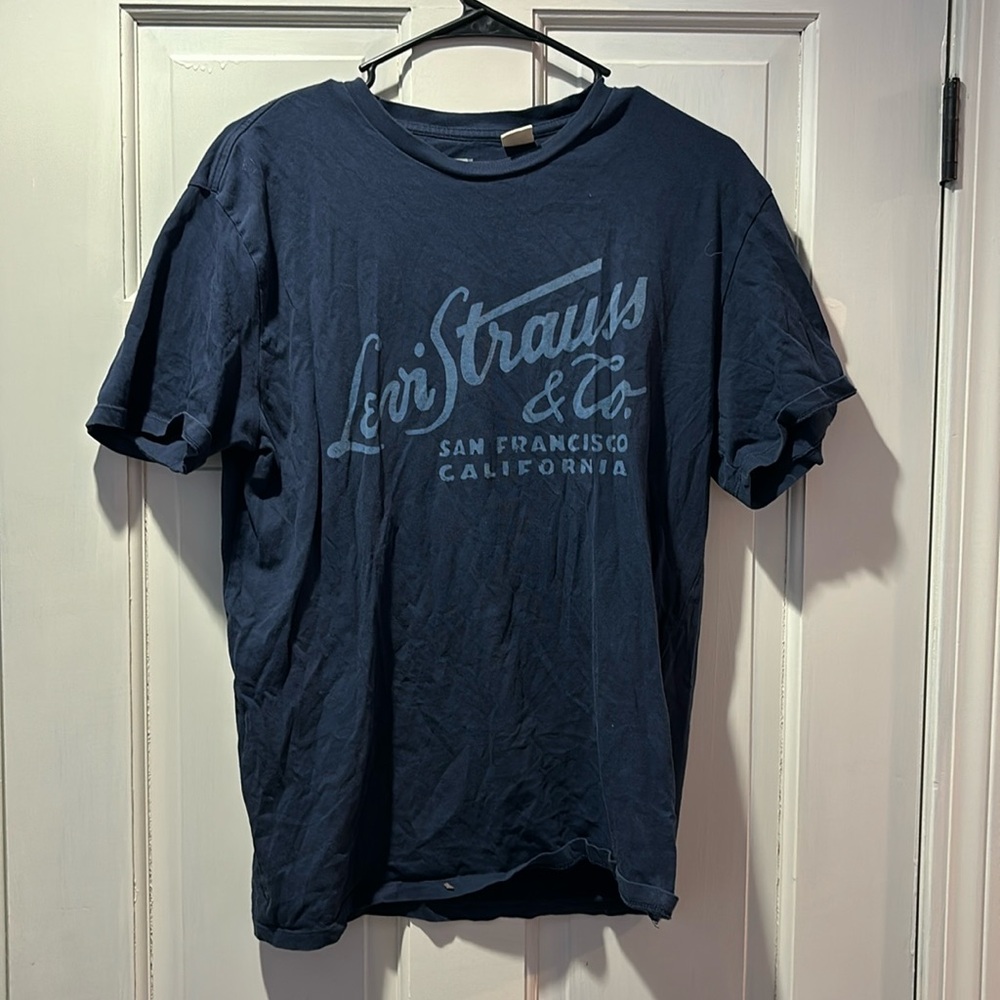 Blue Levi’s Men’s Large Tee